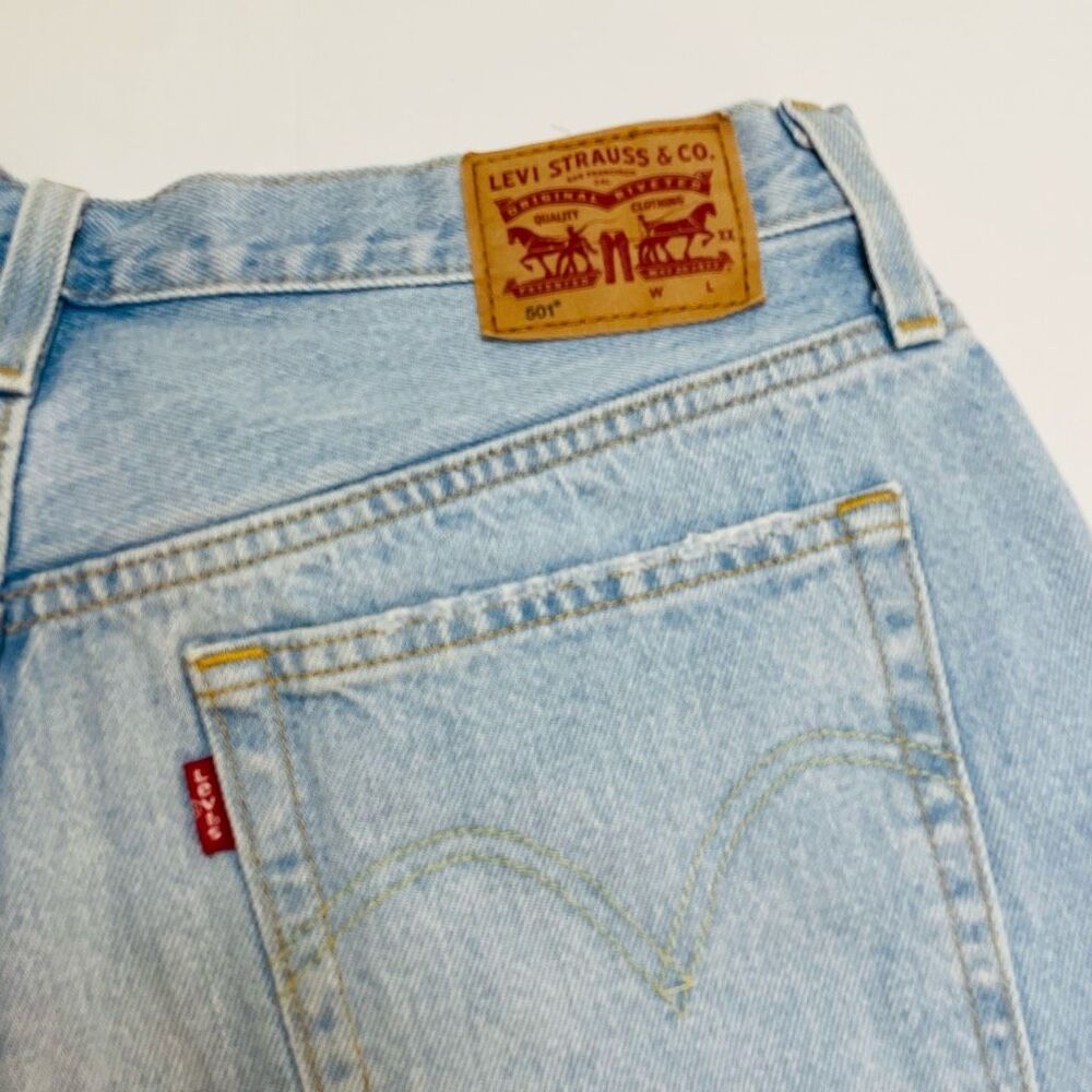 Levi’s 501 Cut Off Jean Shorts Size 30 - Picture 3 of 10